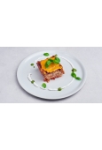 Spettacolare parmigiana, melanzane al pomodoro con mozzarella filante servita su crema di burrata